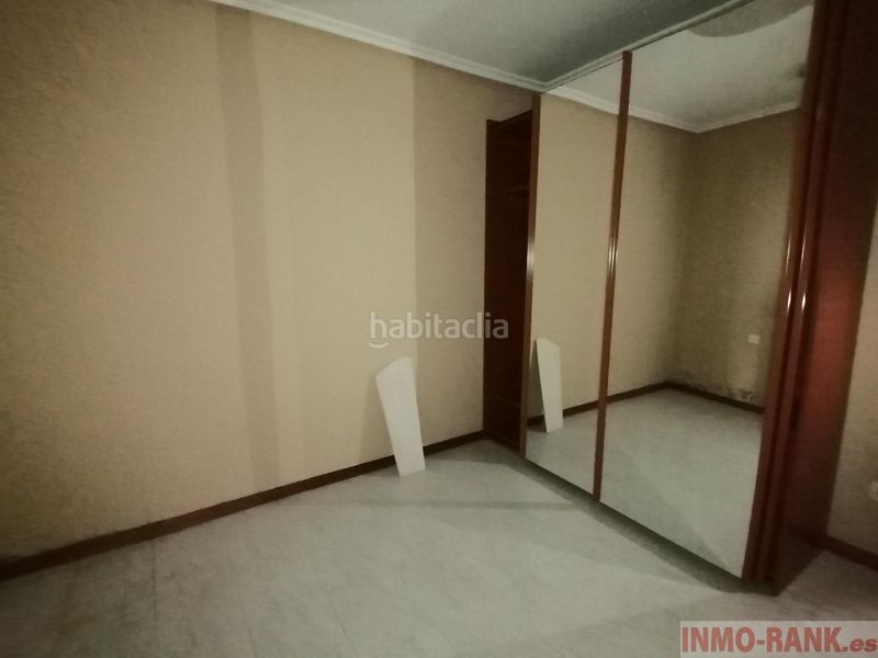 Foto 03a0a8ee-1750-4925-aab0-d1e482f971a4. Casa  en Lavadores Vigo