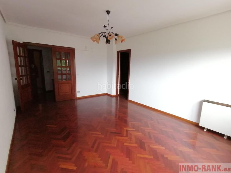 Foto 17d05ff1-a7f2-4098-a364-ded098c2532e. Flat with parking in Tui