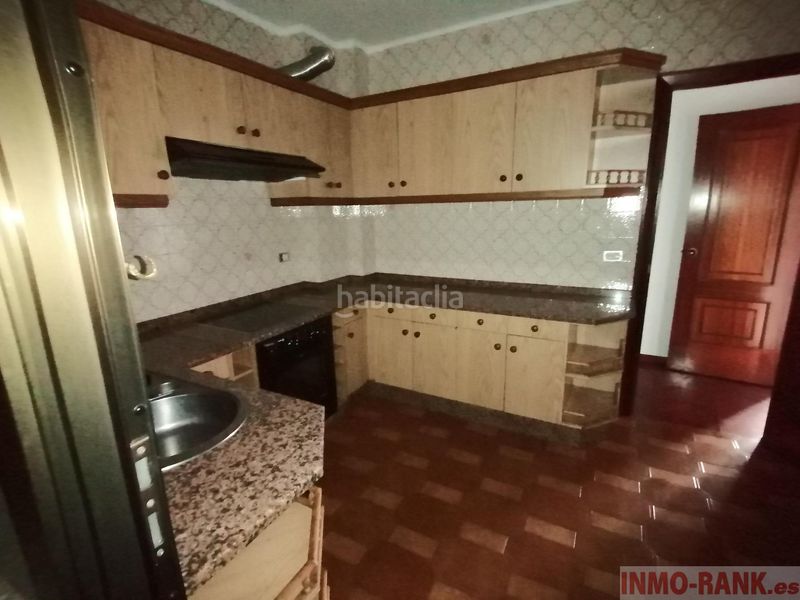 Foto ba914ad6-ad12-45fa-aca8-793c153663d4. Flat with parking in Tui