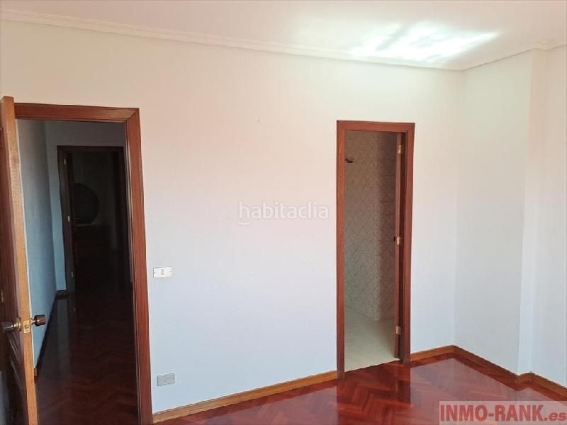 Foto d6830335-9a0d-4d9e-a5b1-95cf7df3c682. Flat with parking in Tui