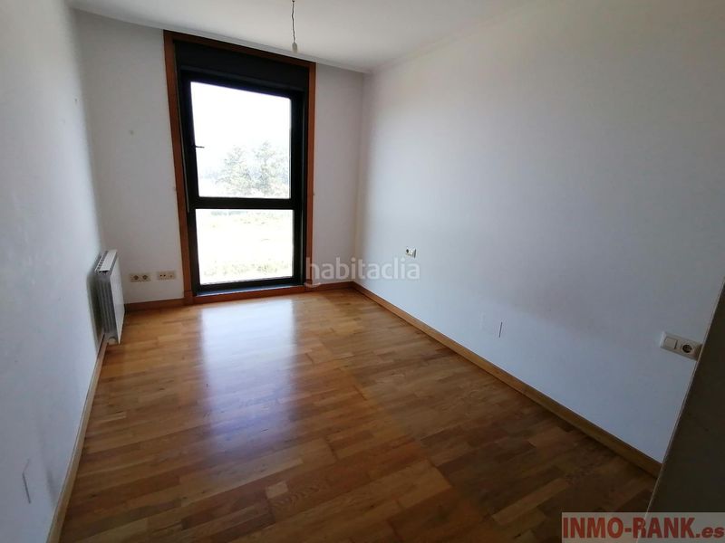 Foto b0dc19e1-5777-4305-ae12-a3cc61c0a636. Piso a guardapiso en Guarda (A)