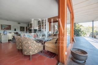 Chalet in Colonia. Magnífica villa con piscina y gran parcela en la exclusiva zona