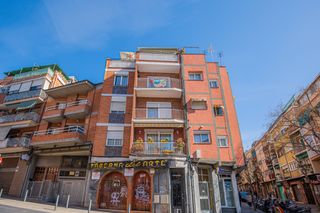 Piso  Carrer de camprodon. Piso con 4 habitaciones