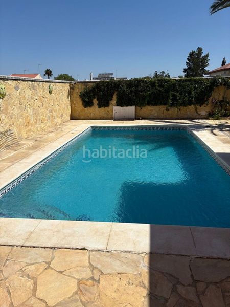 Foto 8546b600-4010-49e8-837e-e5aa7c9f73f7. Xalet amb piscina a Lepe