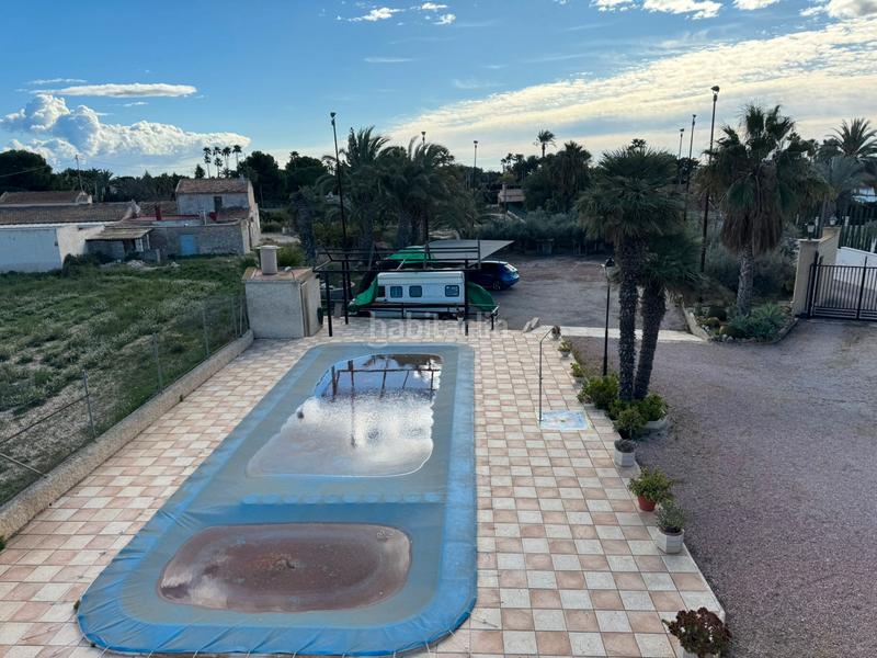 Foto a916eb53-28cb-49ca-a1af-0c5da5d8ee3c. Xalet amb xemeneia aparcament piscina a Valverde Elche / Elx
