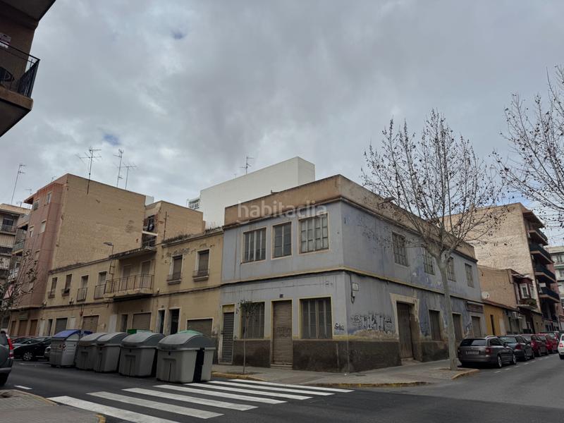 Foto 67d8d09c-2772-4a29-b2d5-ecc252ebd9c5. Terreno residencial solar de esquina, muy amplio en Elche / Elx