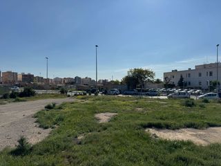 Terreno residencial en Carr�s Oeste. ??? suelo urbano residencial de 5.237 m� junto al c.c. l'aljub (