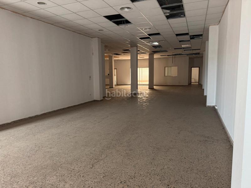 Foto 00c6bffa-ea2f-418a-895b-2b7ca54bc0c4. Local comercial en avinguda d'elx 18 gran local en Agost