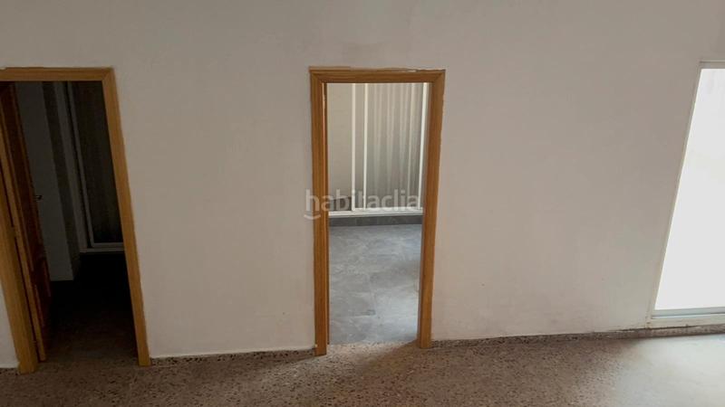 Foto 0c0bd3bf-cc32-4744-a761-000a419795f2. Local comercial en avinguda d'elx 18 gran local en Agost
