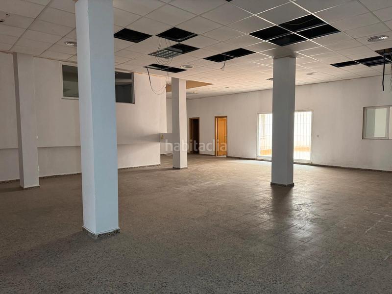 Foto 10700d33-5955-4096-869f-b06f9b645b3c. Local comercial en avinguda d'elx 18 gran local en Agost