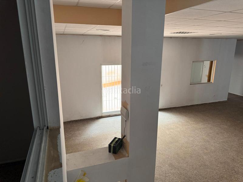 Foto 277ef365-a552-40cd-9d83-72577ee1a4fa. Local comercial en avinguda d'elx 18 gran local en Agost