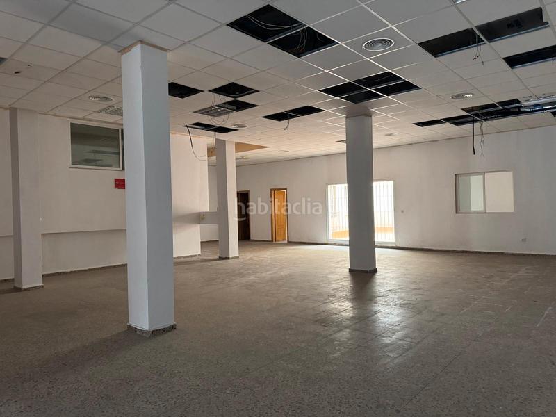 Foto df25f726-a702-4695-b6a4-bc0d4bfaaf1b. Local comercial en avinguda d'elx 18 gran local en Agost
