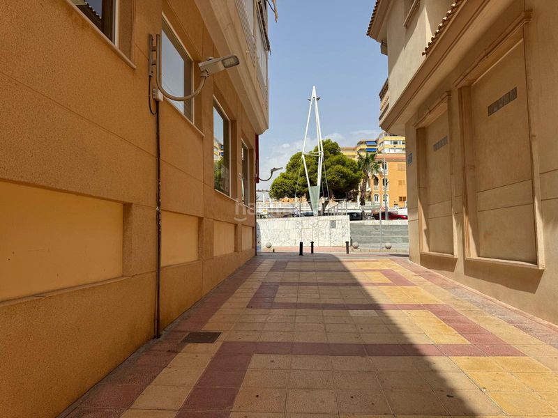 Foto c39739f6-0bc7-4293-887a-9e6af2a67596. Local comercial a carrer sant pere 2 a Campello Playa Campello (el)
