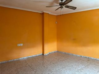 Piso en Carrer gin�s garc�a esquitino 93. ?? �gran oportunidad en elche! piso luminoso con enorme potencia