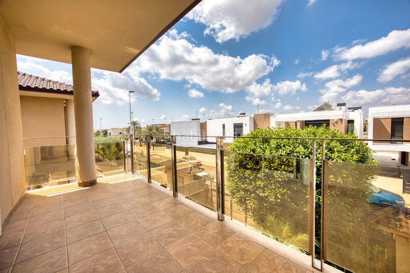 Foto 65ce1b70-3765-4d24-aa86-1d074881b8ef. Chalet en Ciutat Jardí - Torreta Verdí Elche / Elx
