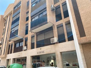 Local Comercial  Calle francisco vicente rodrguez. Sper local en calle principal de altabix!!