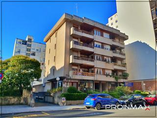 Pis  Calle comandante villar. En venta piso de 3 habitaciones en el pleno centro de laredo.