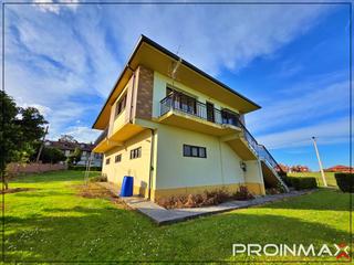 Chalet  Barrio el bao. Se vende chalet individual con parcela y zona ajardinada en cice