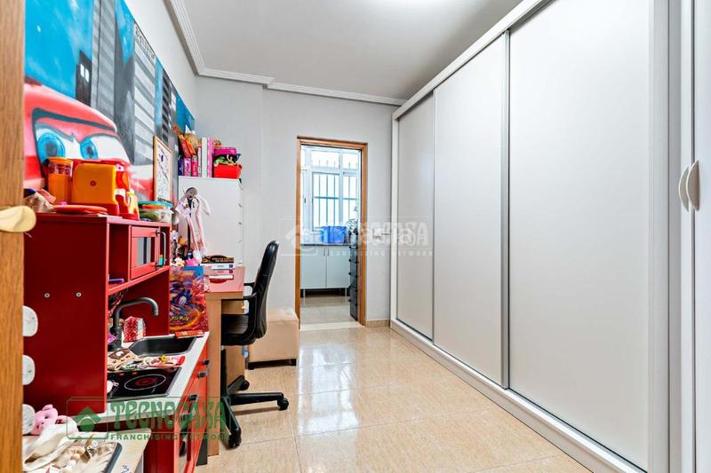 Foto 942b415a-5e78-4d23-a655-e58cec7088f7. Pis amb calefacció aparcament a Pabellón - Estación - El Corte Inglés Ejido (El)