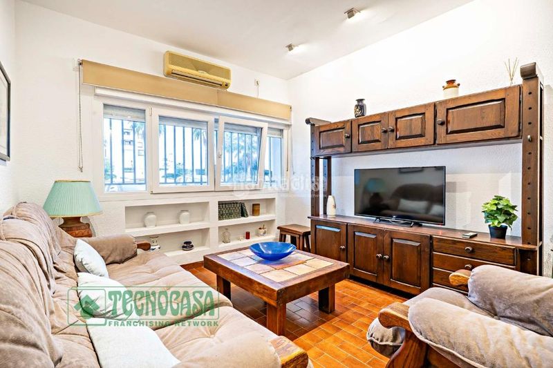 Foto 12ff503d-2546-44b5-922d-f6512a8cb4e5. Piso  en venta en el ejido en Almerimar Ejido (El)
