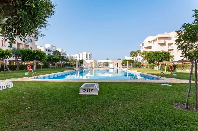 Foto 40151fd7-92ab-4997-9125-30dbc8dbd842. Piso  en venta en el ejido en Almerimar Ejido (El)