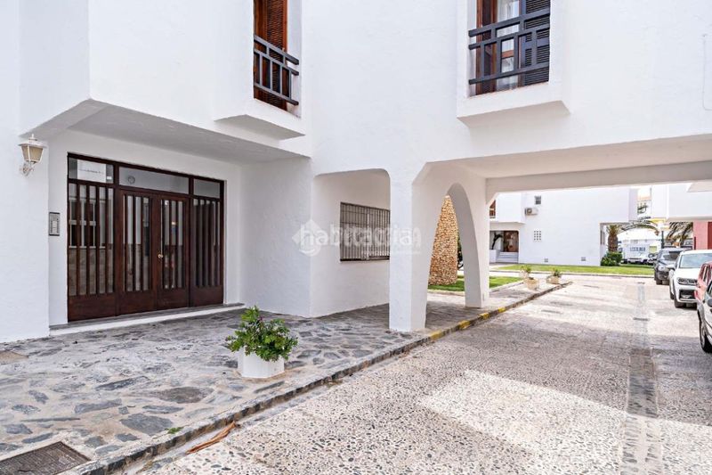 Foto c6b49de4-1569-42dd-bb4f-d2f19ef9553a. Piso  en venta en el ejido en Almerimar Ejido (El)