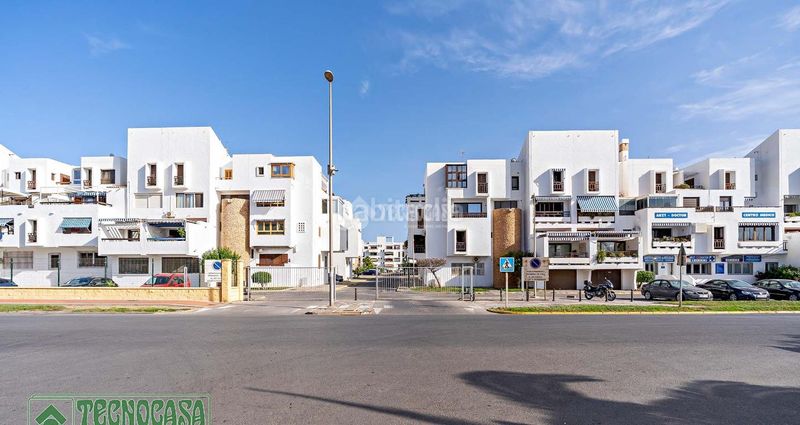 Foto ef7628dc-944a-40d5-a1e0-60820cb57054. Piso  en venta en el ejido en Almerimar Ejido (El)