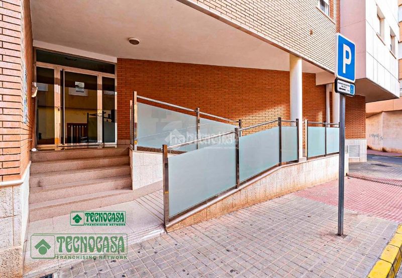 Foto 2d455c36-d2ad-43f6-9875-3f0e3e298a51. Piso  en venta en el ejido en Pabellón - Estación - El Corte Inglés Ejido (El)