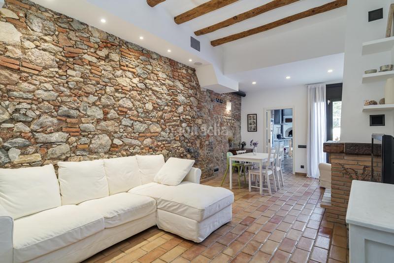 Foto 7ff93a31-1b6c-4956-ad66-0fdf137c9942. Chalet espectacular casa reformada en el centro de castellar en Castellar del Vallès