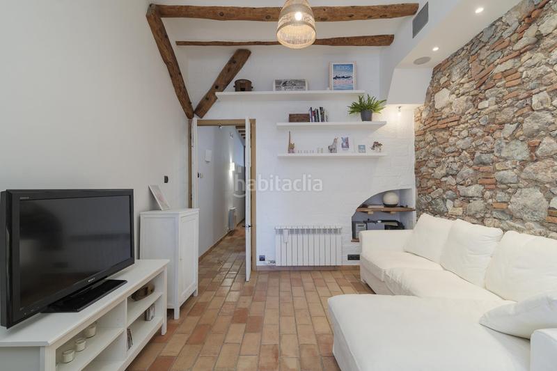 Foto 9d79f47a-e572-4ce0-9f36-5c66c6cb8e38. Chalet espectacular casa reformada en el centro de castellar en Castellar del Vallès