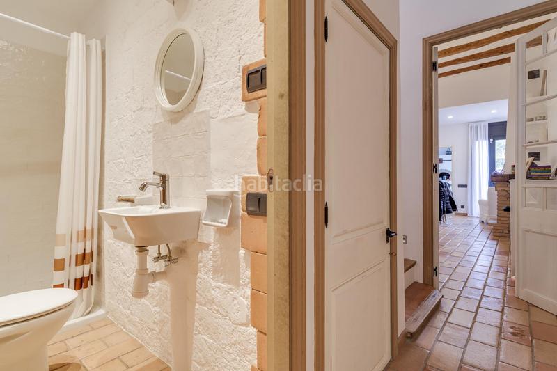 Foto be4d3b50-5a3c-4e89-a55a-9b3a657319f3. Chalet espectacular casa reformada en el centro de castellar en Castellar del Vallès