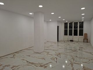 Rent Business premise in De terrassa 356. Local en venta 220 m2