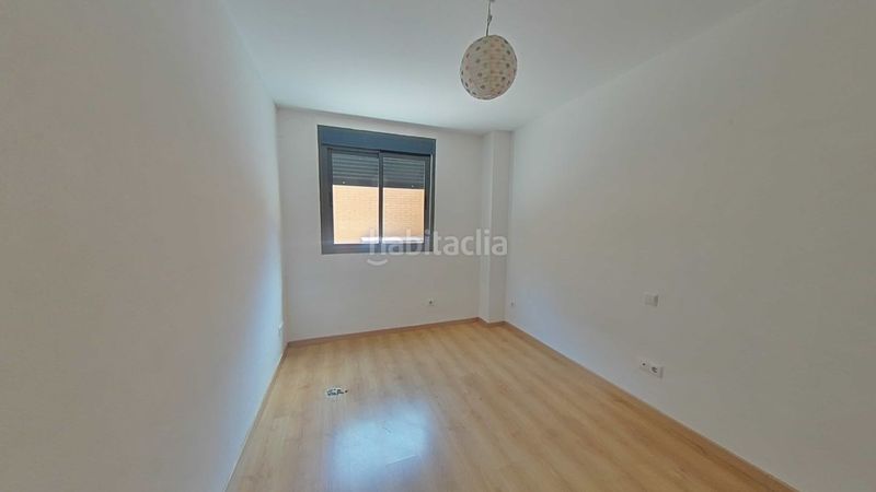 Foto a867f5b7-df51-48e6-9e5a-2479cd35e8e1. Pis amb aparcament a Fuensalida