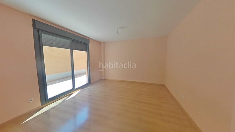 Foto bc4f8e90-1ce9-4ca2-859f-2ed115bb373c. Pis amb aparcament a Fuensalida