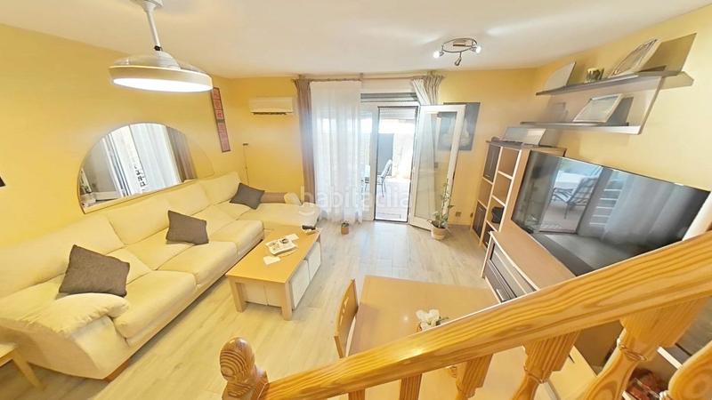 Foto 5c5b997f-ffc1-4d33-971a-fc5bac920526. Casa adossada amb calefacció piscina a Perales del Río Getafe