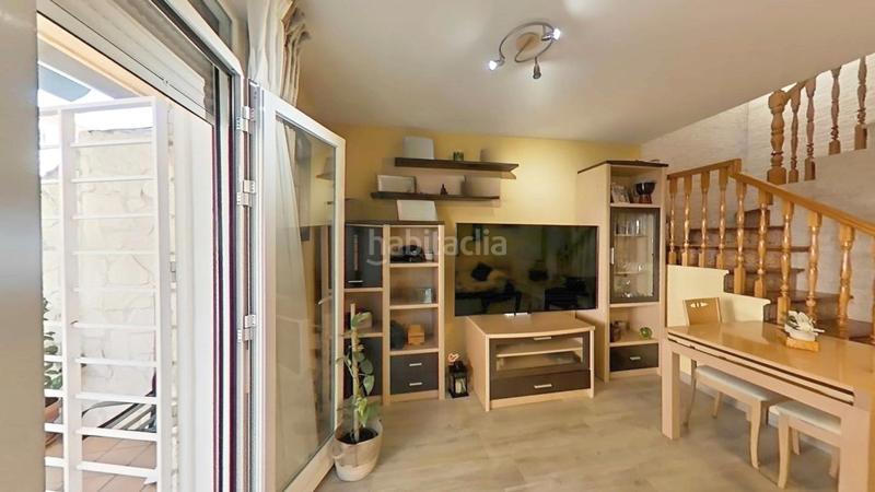 Foto 8310aa87-e3c8-404c-a0a8-26f9d02407e1. Casa adossada amb calefacció piscina a Perales del Río Getafe