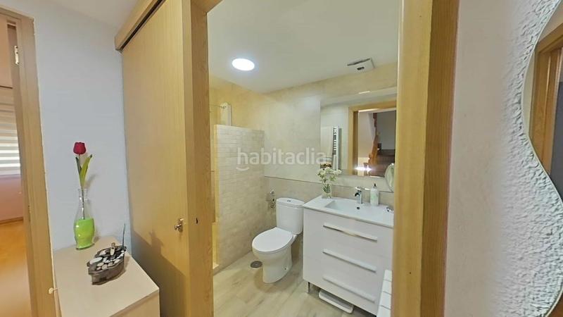 Foto 9b5527b1-3138-4aac-9d5c-7c6b1b474213. Casa adossada amb calefacció piscina a Perales del Río Getafe