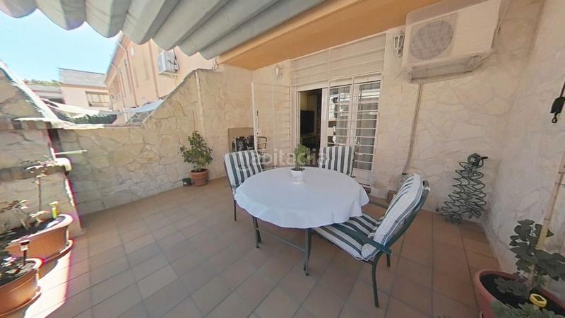 Foto b8af2ad1-8290-4841-a099-eaa3198a1c88. Casa adossada amb calefacció piscina a Perales del Río Getafe