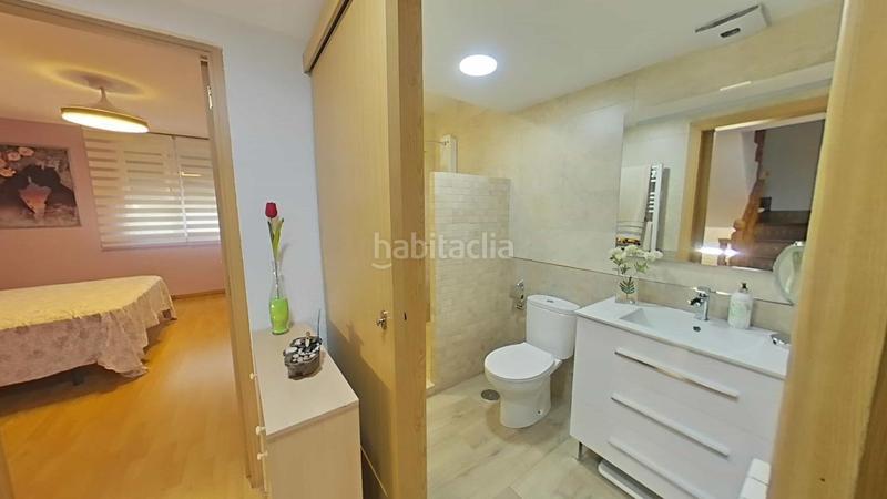 Foto e6231f5d-9fdf-4899-bc07-42573e545f3e. Casa adossada amb calefacció piscina a Perales del Río Getafe