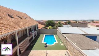 Miete Zweistöckige Wohnung in Lillo. ???? dúplex en lillo espacio de sobra, piscina y cero dramas par
