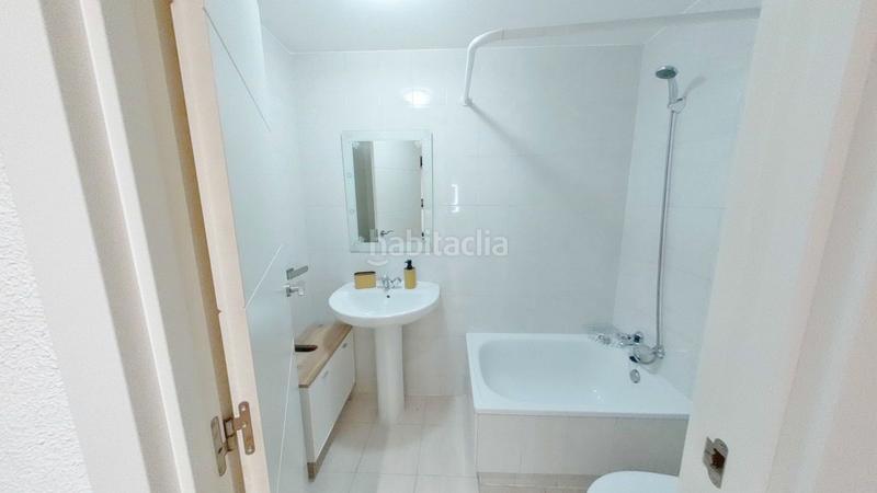 Foto 7e198e79-ed72-4b69-9ba0-a0a16a07f603. Pis amb calefacció aparcament a Los Rosales Madrid