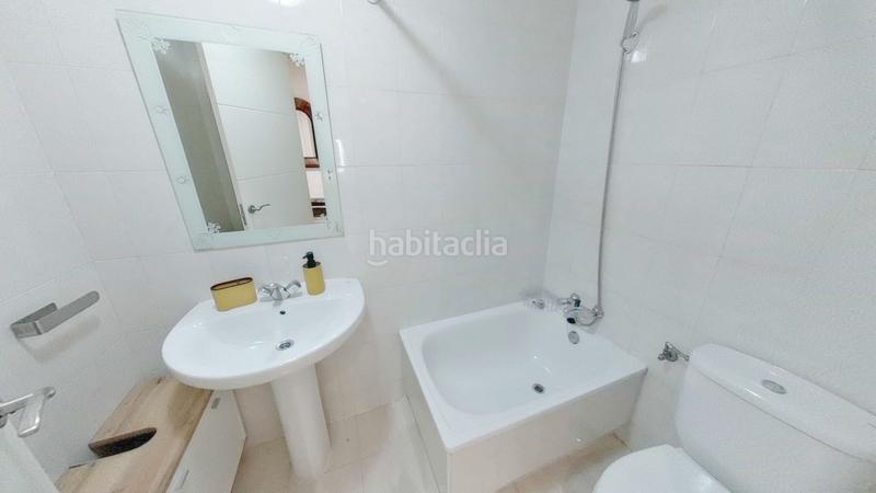 Foto c0e189b5-df56-409d-82b9-7351bbf1de3e. Pis amb calefacció aparcament a Los Rosales Madrid