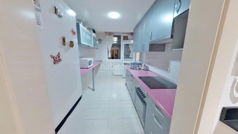 Foto cd271127-1c9f-47e2-ae4b-08a4391f70ff. Pis amb calefacció aparcament a Los Rosales Madrid