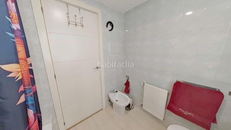 Foto cdf1d7fe-cdff-4f3f-bc61-285f5212c3c1. Pis amb calefacció aparcament a Los Rosales Madrid