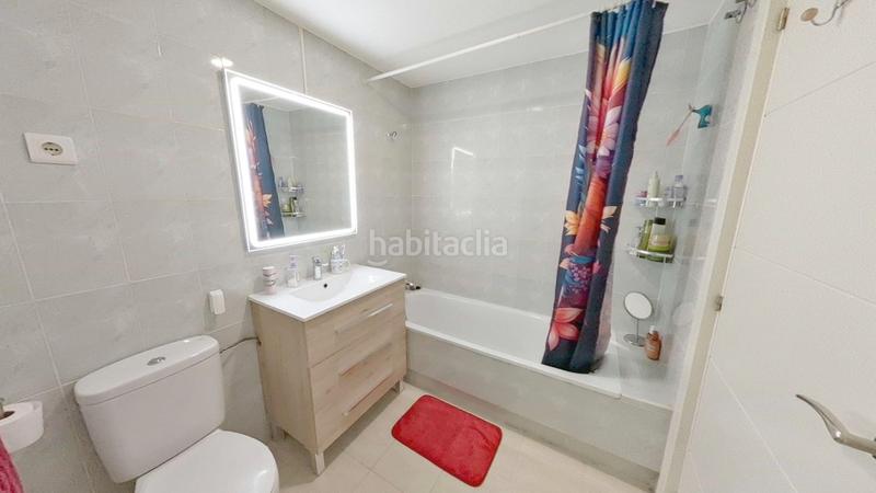 Foto d4cf1f82-1a50-4226-9aea-ce28083a1392. Pis amb calefacció aparcament a Los Rosales Madrid