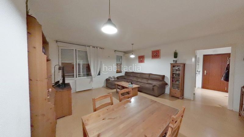 Foto ea93d2c4-9857-4f11-a3d5-f53e31f72c8e. Pis amb calefacció aparcament a Los Rosales Madrid