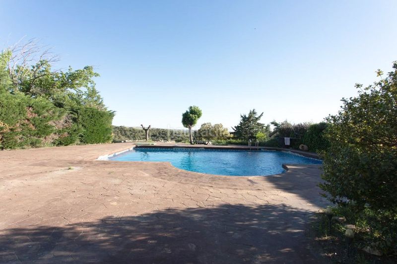 Foto 06c971dd-e582-474e-96da-02ed867bf6f9. Chalet avec chauffage dans Batres