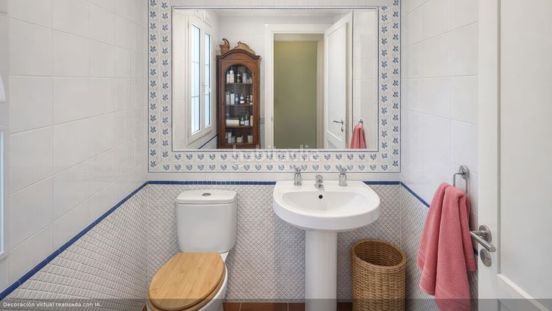 Foto c833db0d-5201-432a-addb-c7e9ff2e2219. Chalet avec chauffage dans Batres