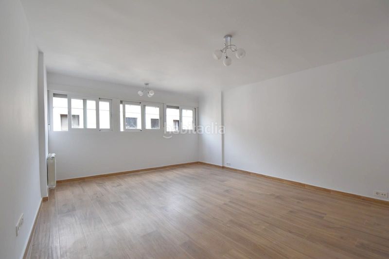 Foto dc4febdf-ef28-40d7-bd5a-8a00f841626d. Flat with heating in Centro-Ayuntamiento Pinto