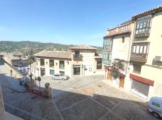Pis  Calle taller del moro. Piso con garaje y trastero en el casco histrico de toledo